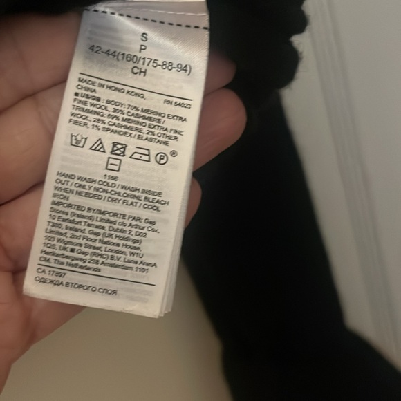 Banana Republic Black Wool & Cashmere Cardigan Sweater - Picture 4 of 4